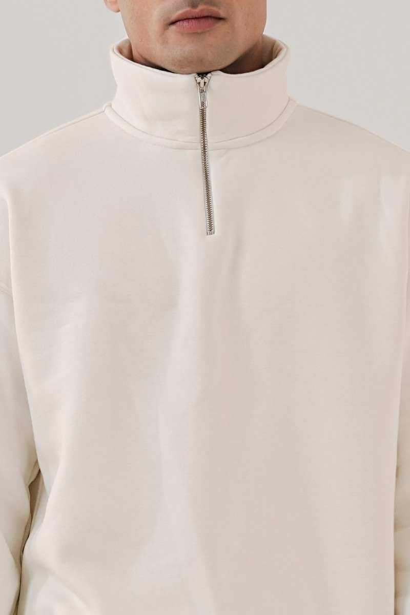 Essential White Zipper Sweatshirt