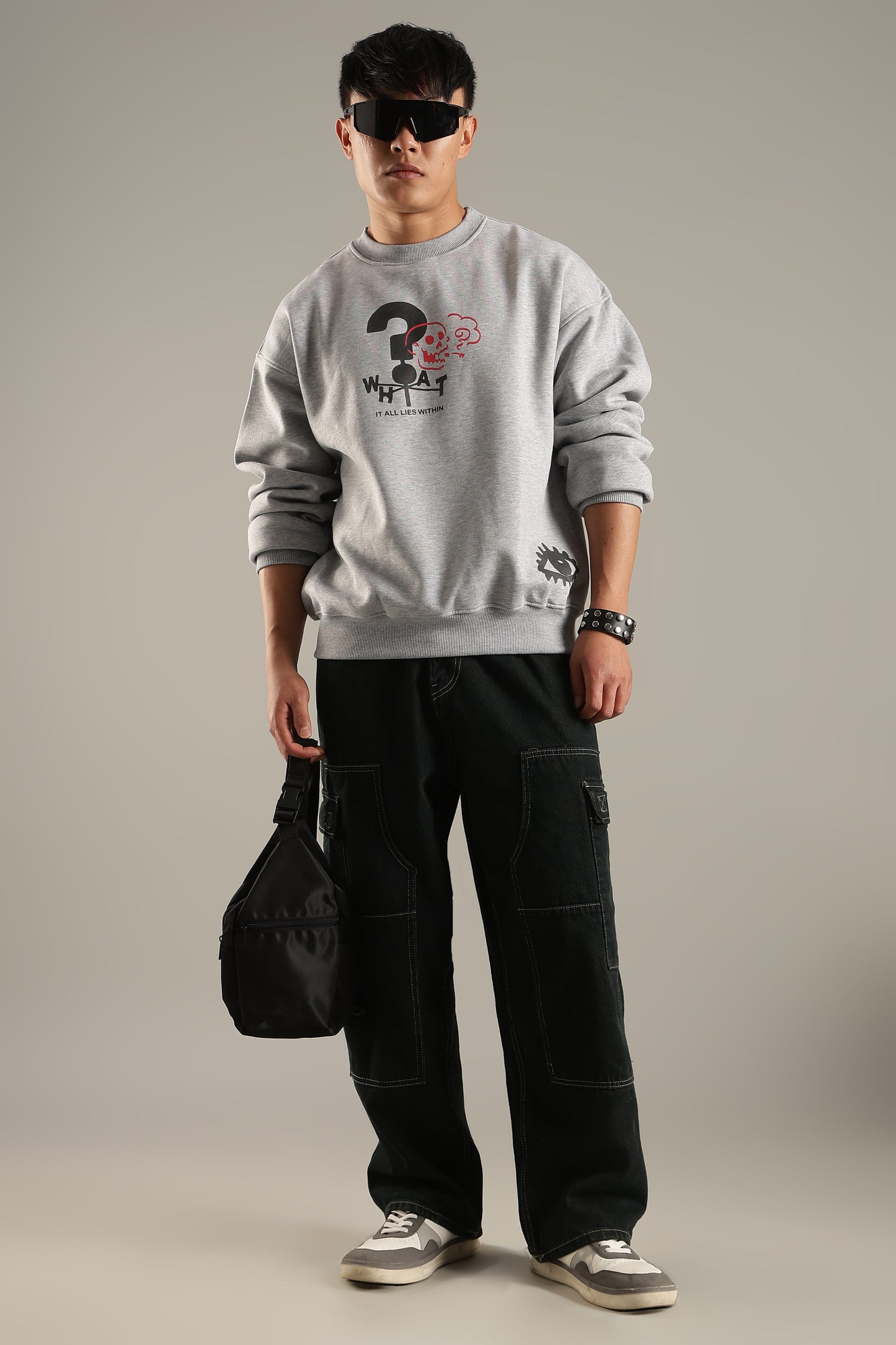 Trust no one sweatshirt