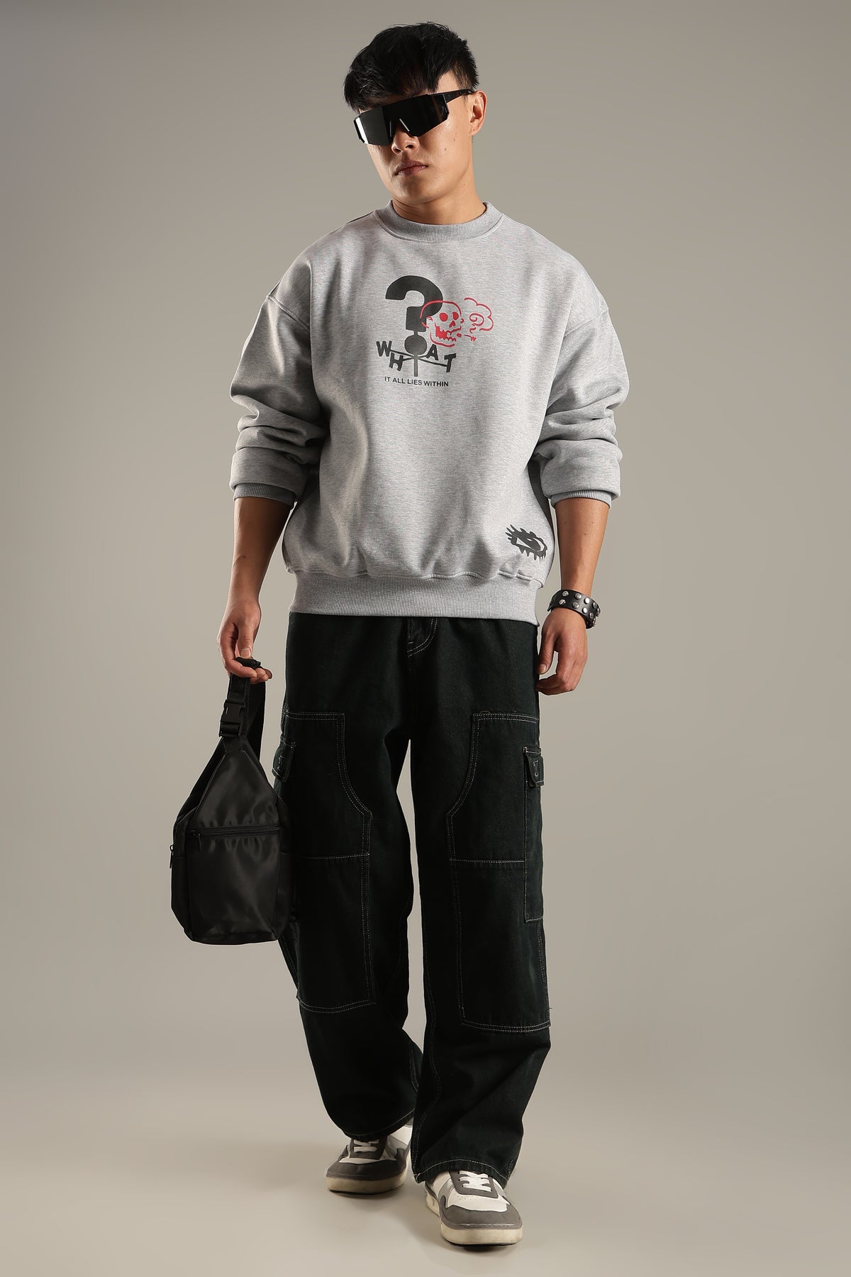 Trust no one sweatshirt