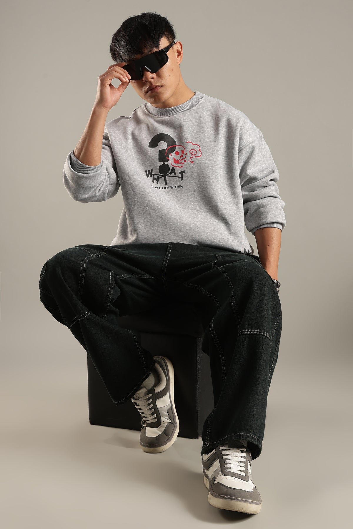 Trust no one sweatshirt