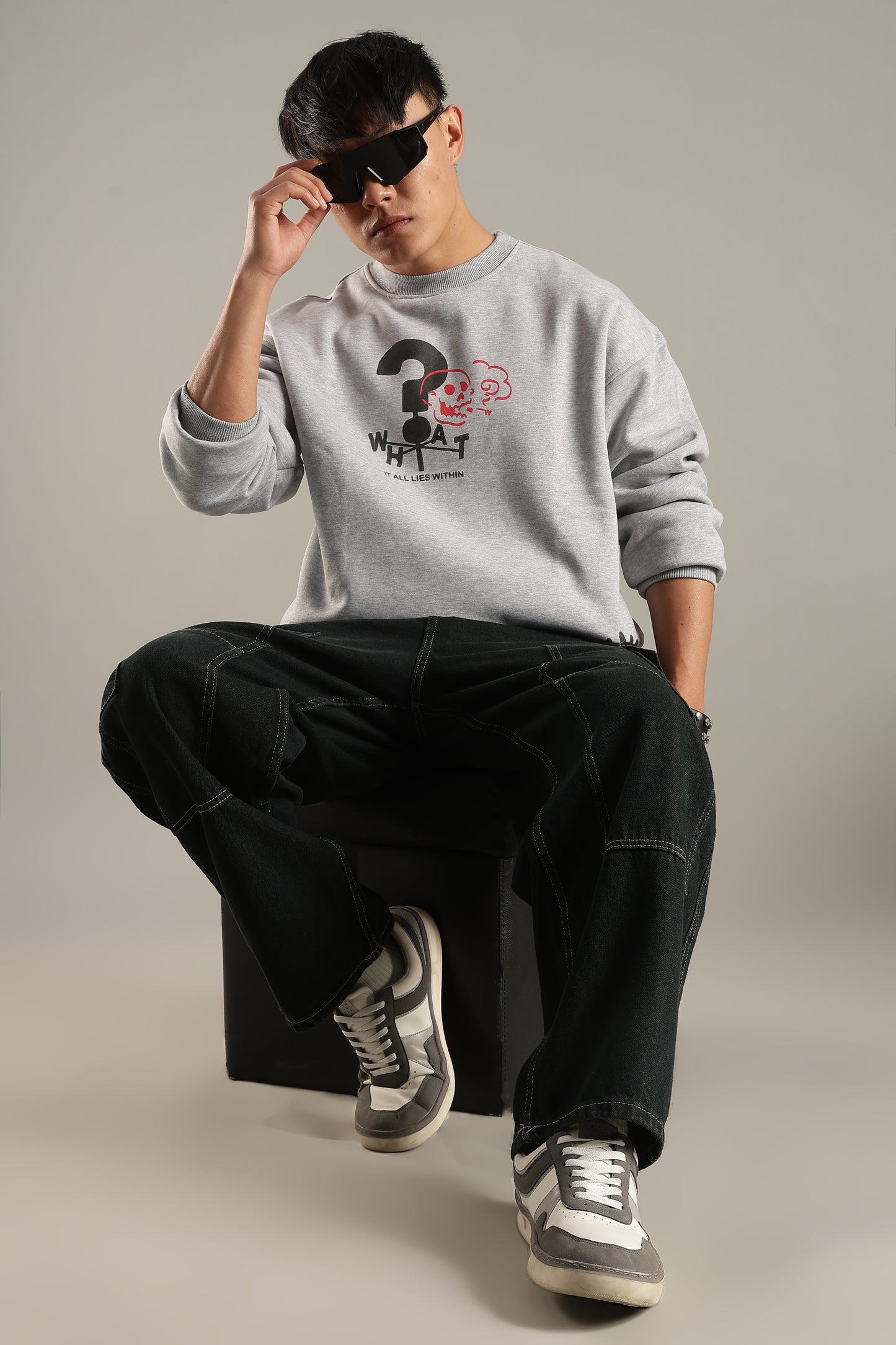 Trust no one sweatshirt